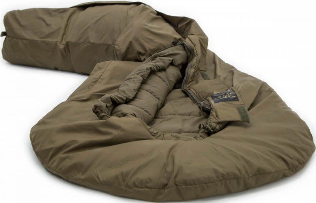 Carinthia Defence 1 Top L 4°C makuupussi