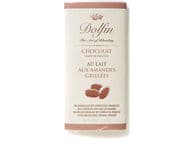 Dolfin Maitosuklaalevy 70 g, jossa paahdettua mantelia