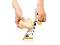 Parmesan-raastin, Aprikoosi