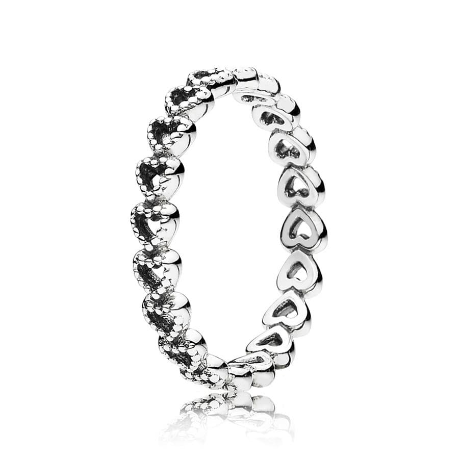 Pandora Band of Hearts sormus 190980