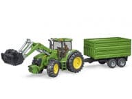 Bruder John Deere 7930 Leikkitraktori etukuormaajalla sekä peräkärryllä