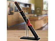 Samurai keittiöveitsi telineellä