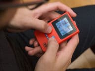 Kasarityylinen Retropelikonsoli