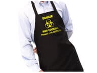 Vaara! Mies kokkaa Essu ja hattu