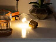 Uskomaton Johdoton Hehkulamppu