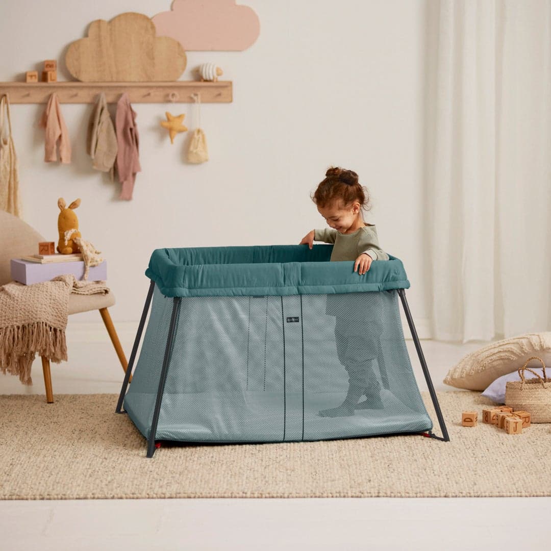 BabyBjörn Light Matkasänky, Tummanvihreä