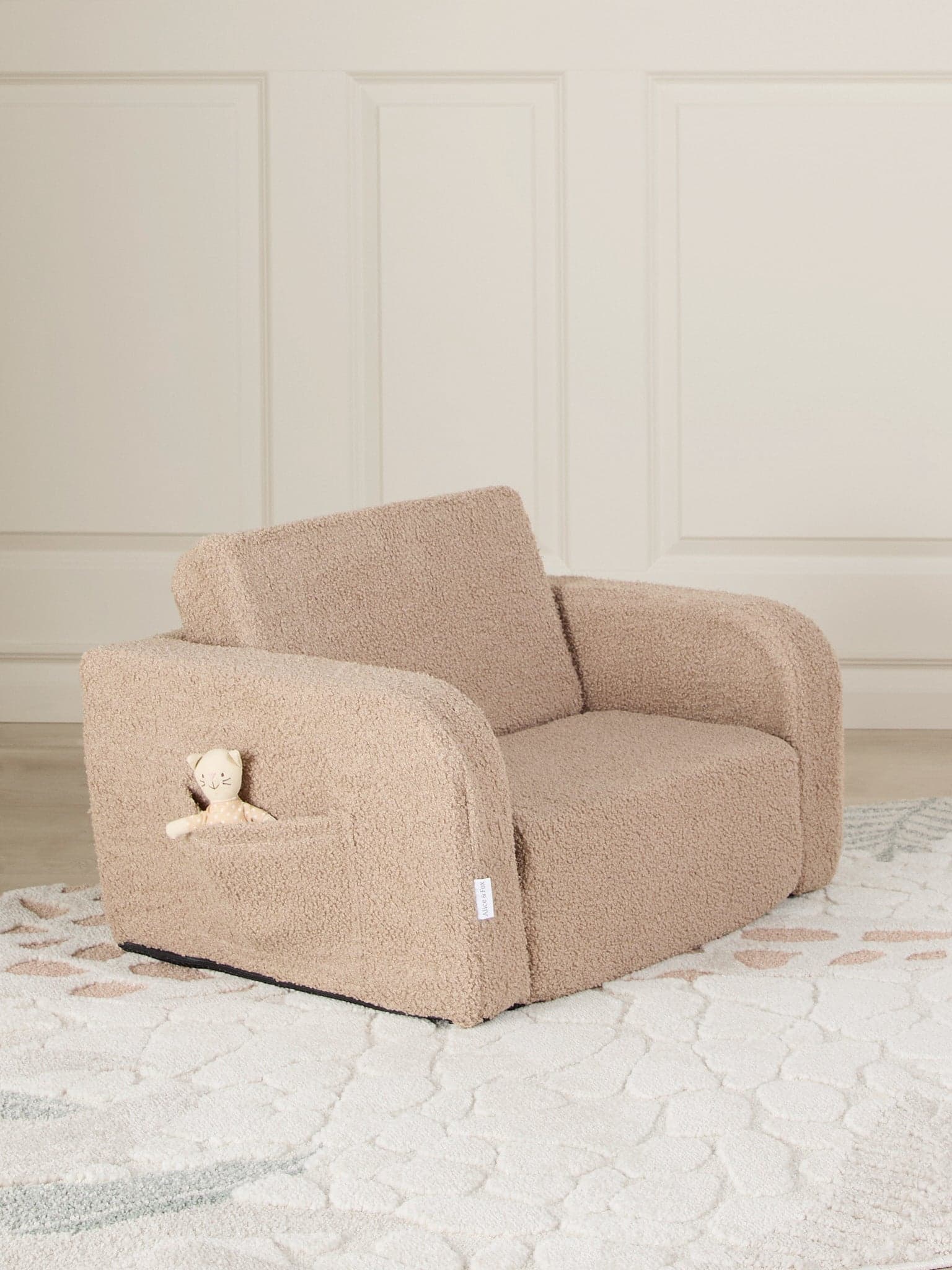 Alice & Fox MUSHY Taitettava Nojatuoli, Taupe Teddy