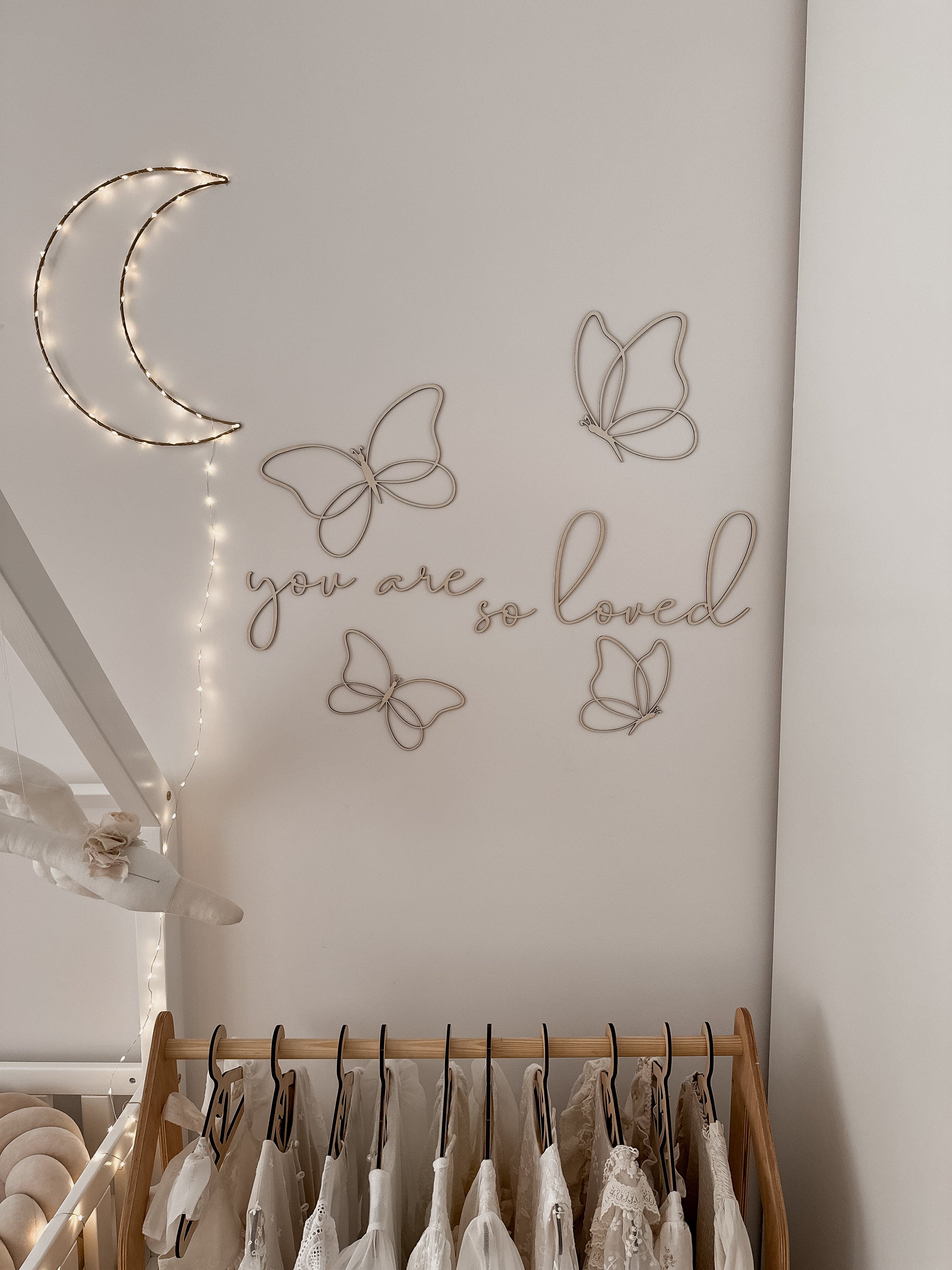 lis wycina You Are So Loved 3 Seinäkoriste Perhoset