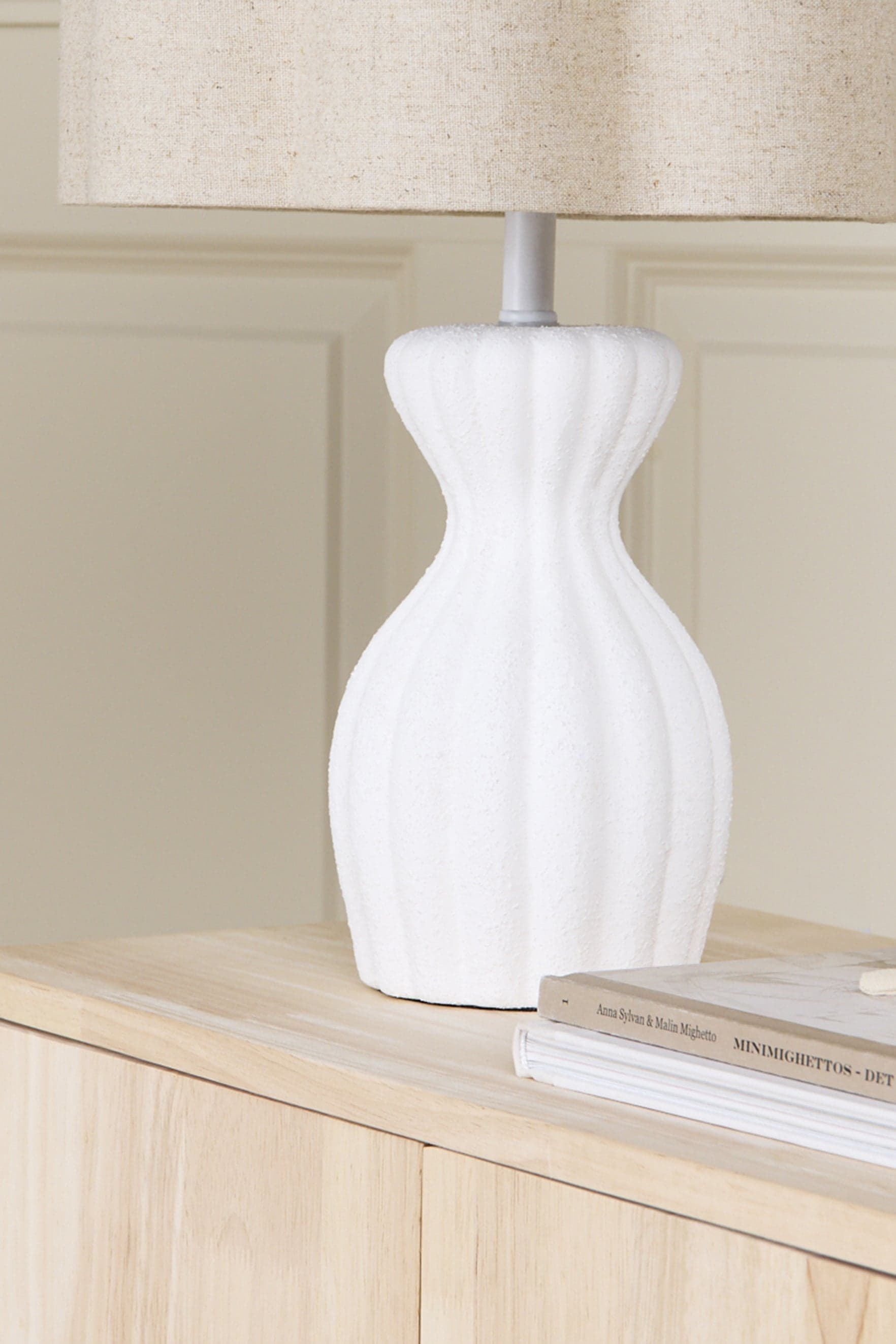 Alice & Fox Curve Lampunjalka, Chalk White