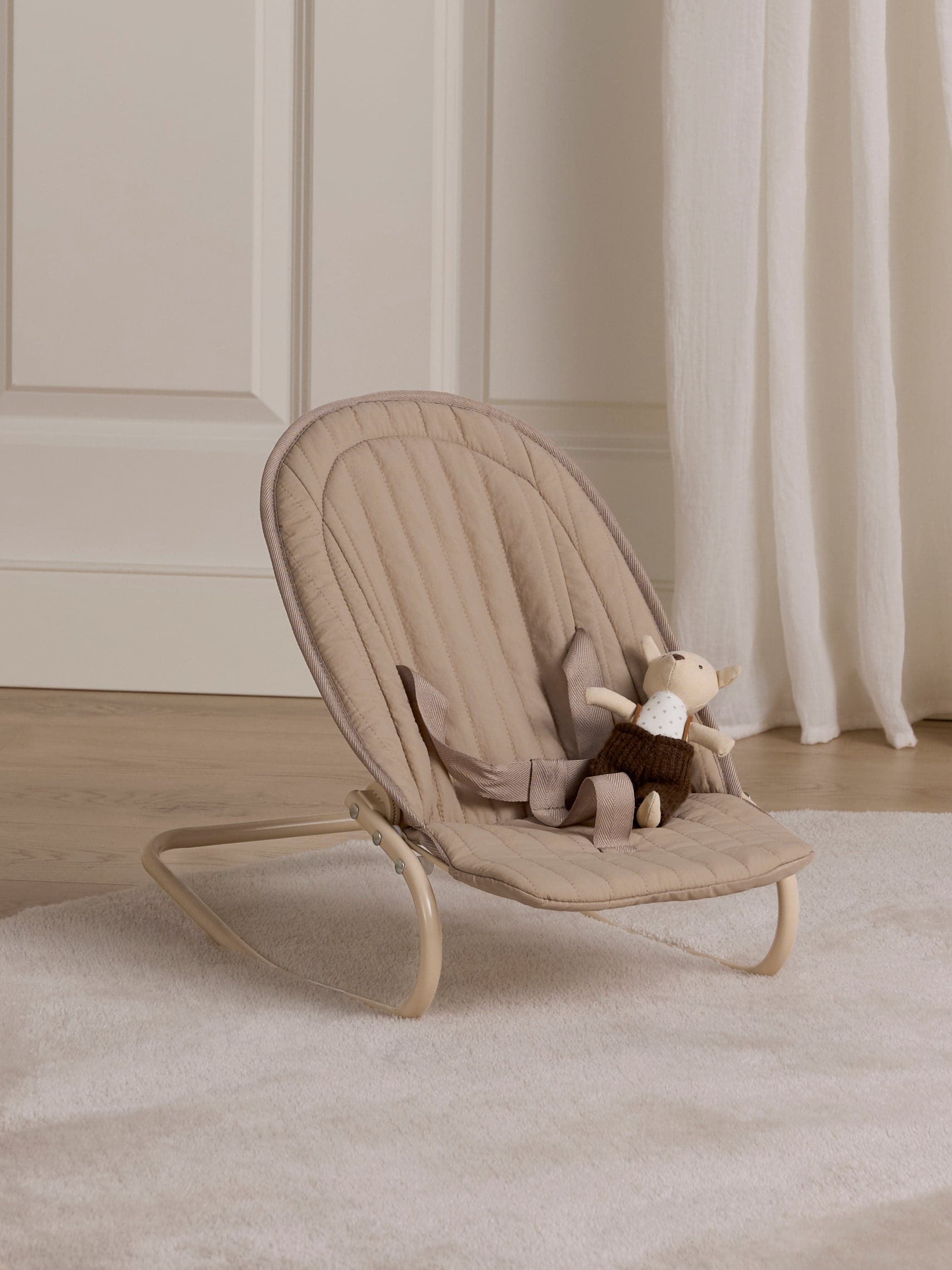 Alice & Fox Nuken Sitteri, Taupe