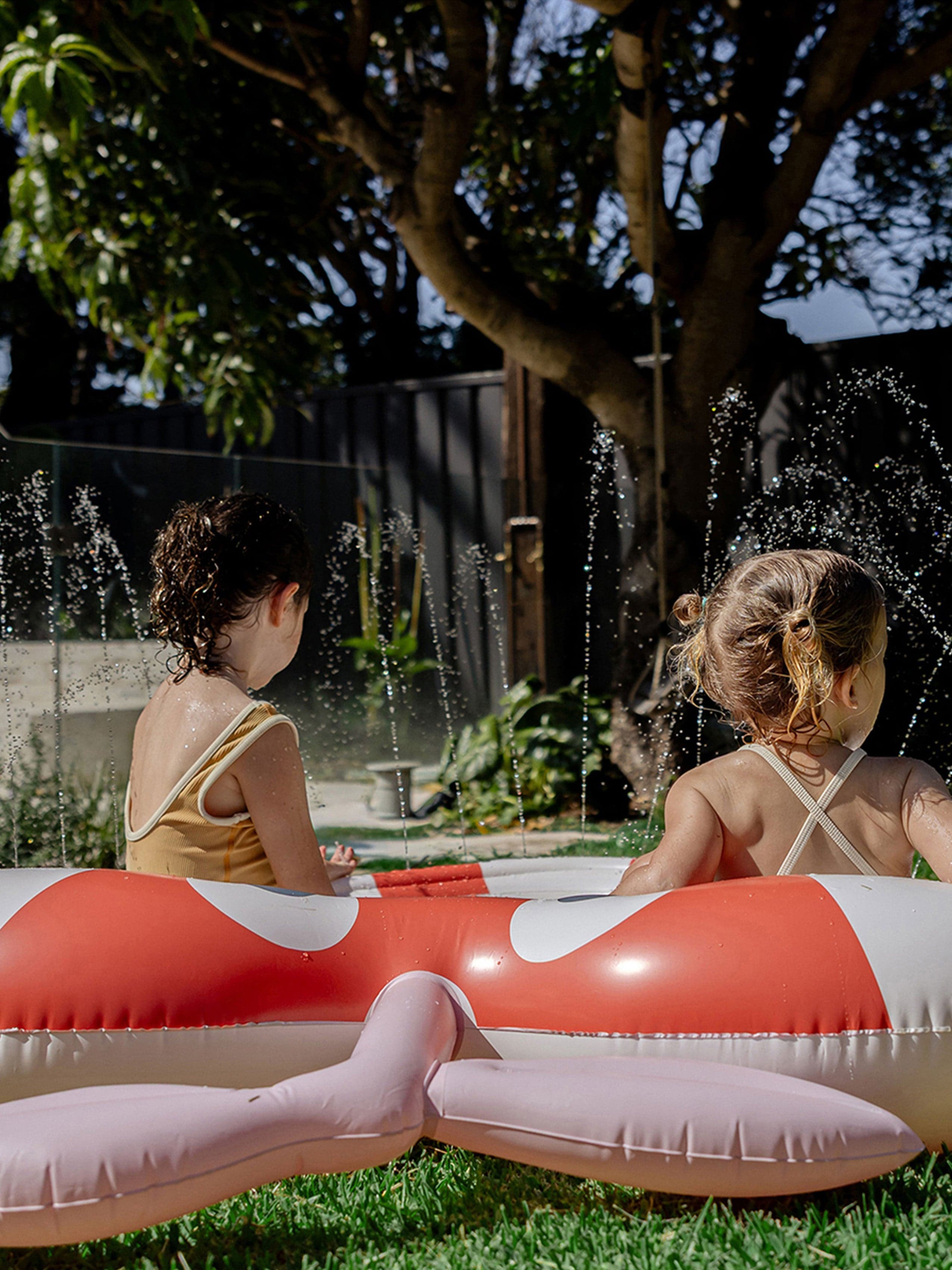 SUNNYLiFE Puhallettava Sadematto, Poppy The Peach