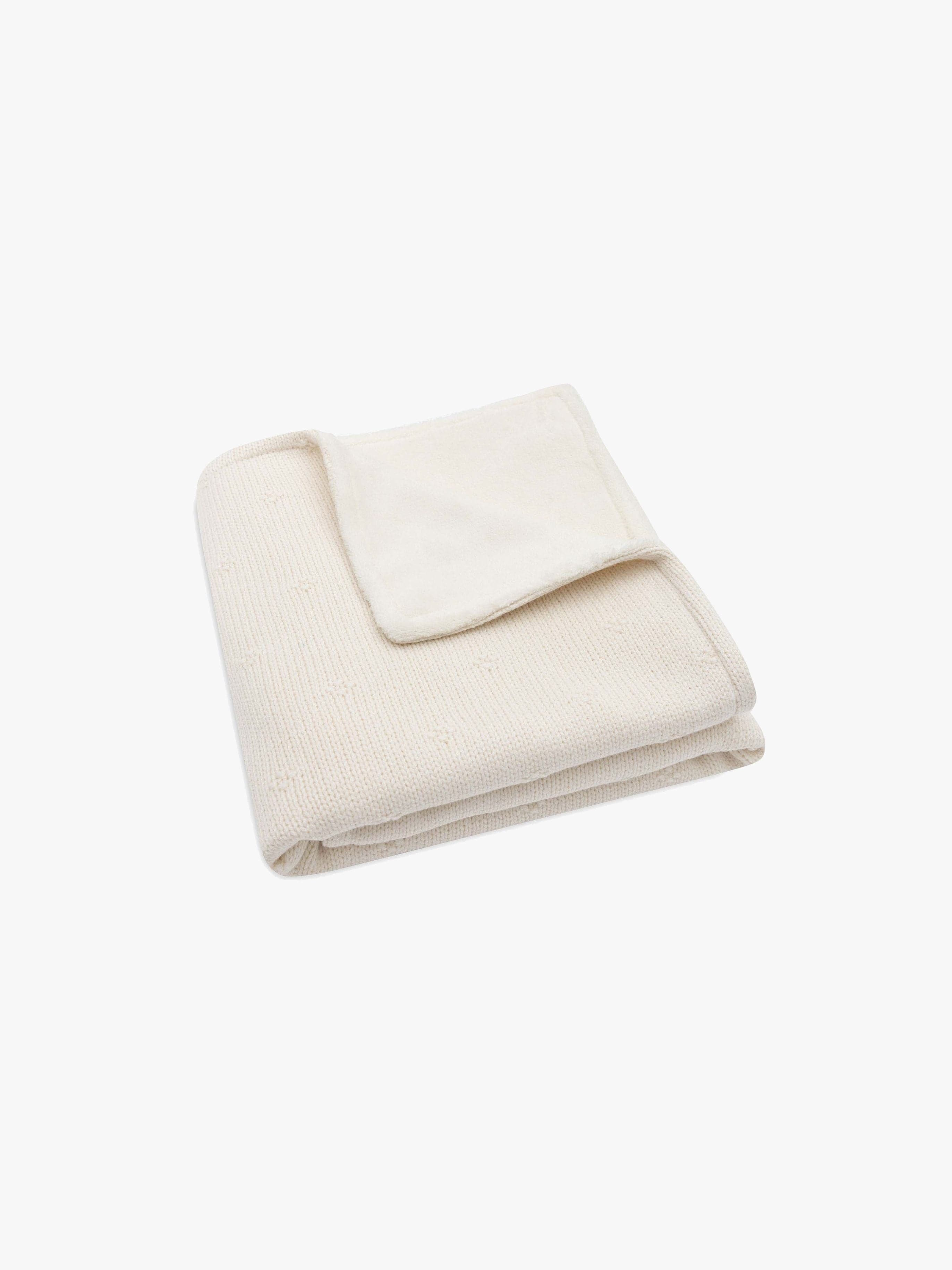 Jollein Neulottu Viltti, Ivory