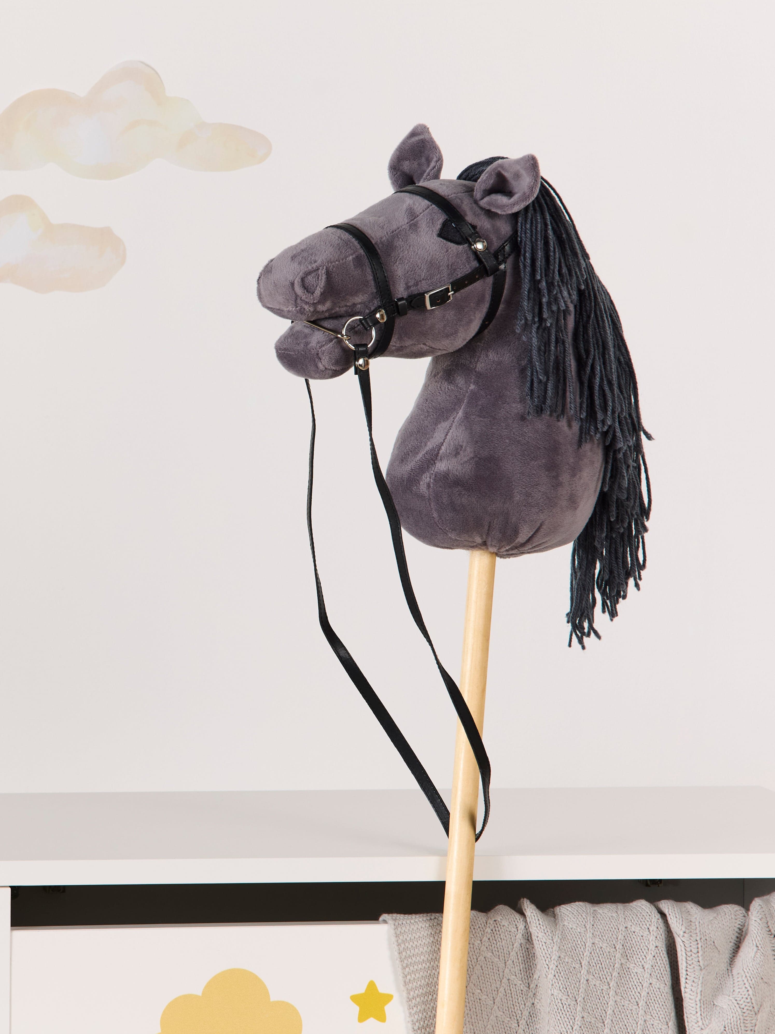 Cloudberry Castle Keppihevonen Yrsa