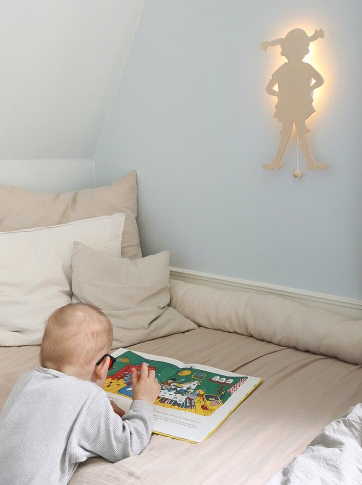 CarloBaby Peppi Pitkätossu Seinävalaisin Siluetti