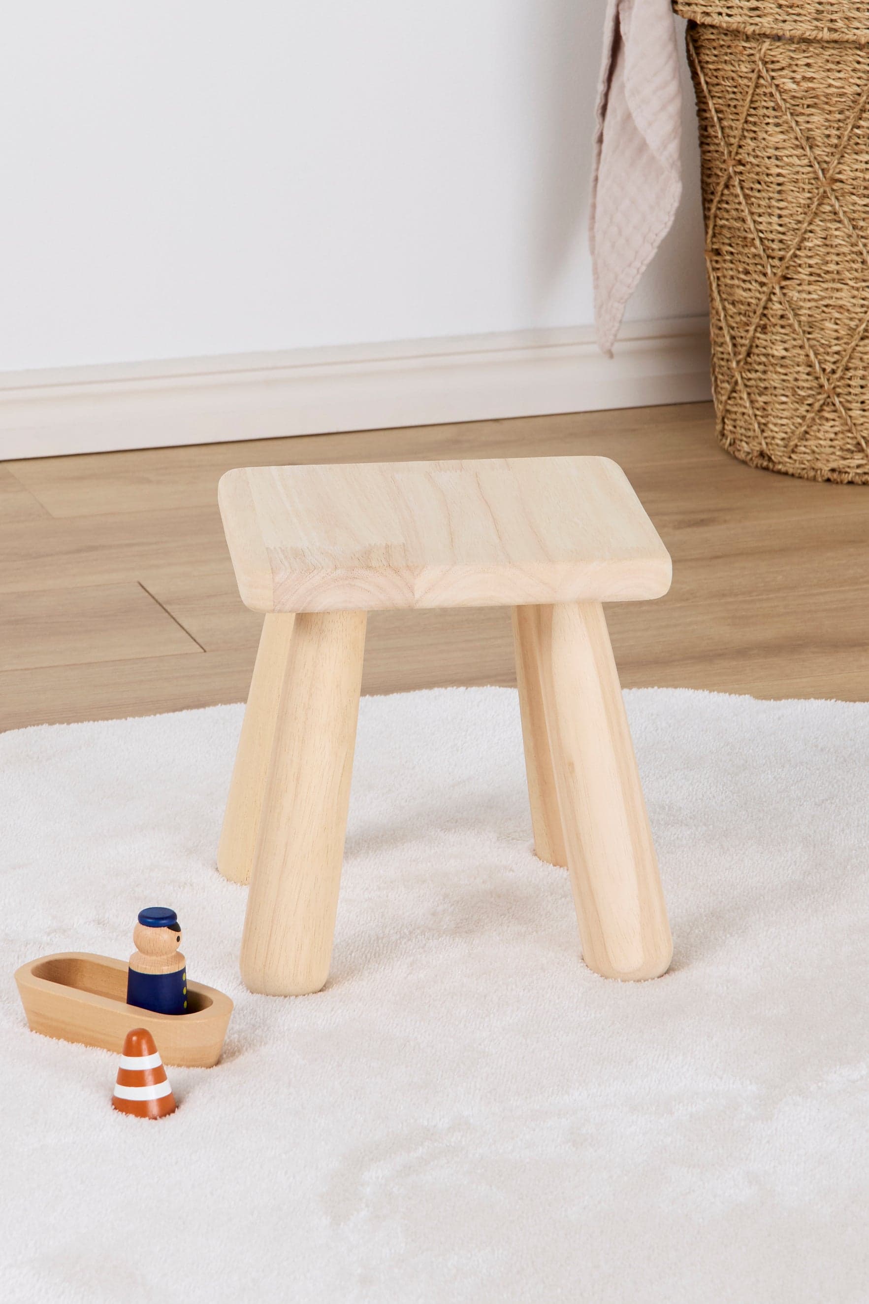 Minitude Nordic LOUIS Jakkara, Nature