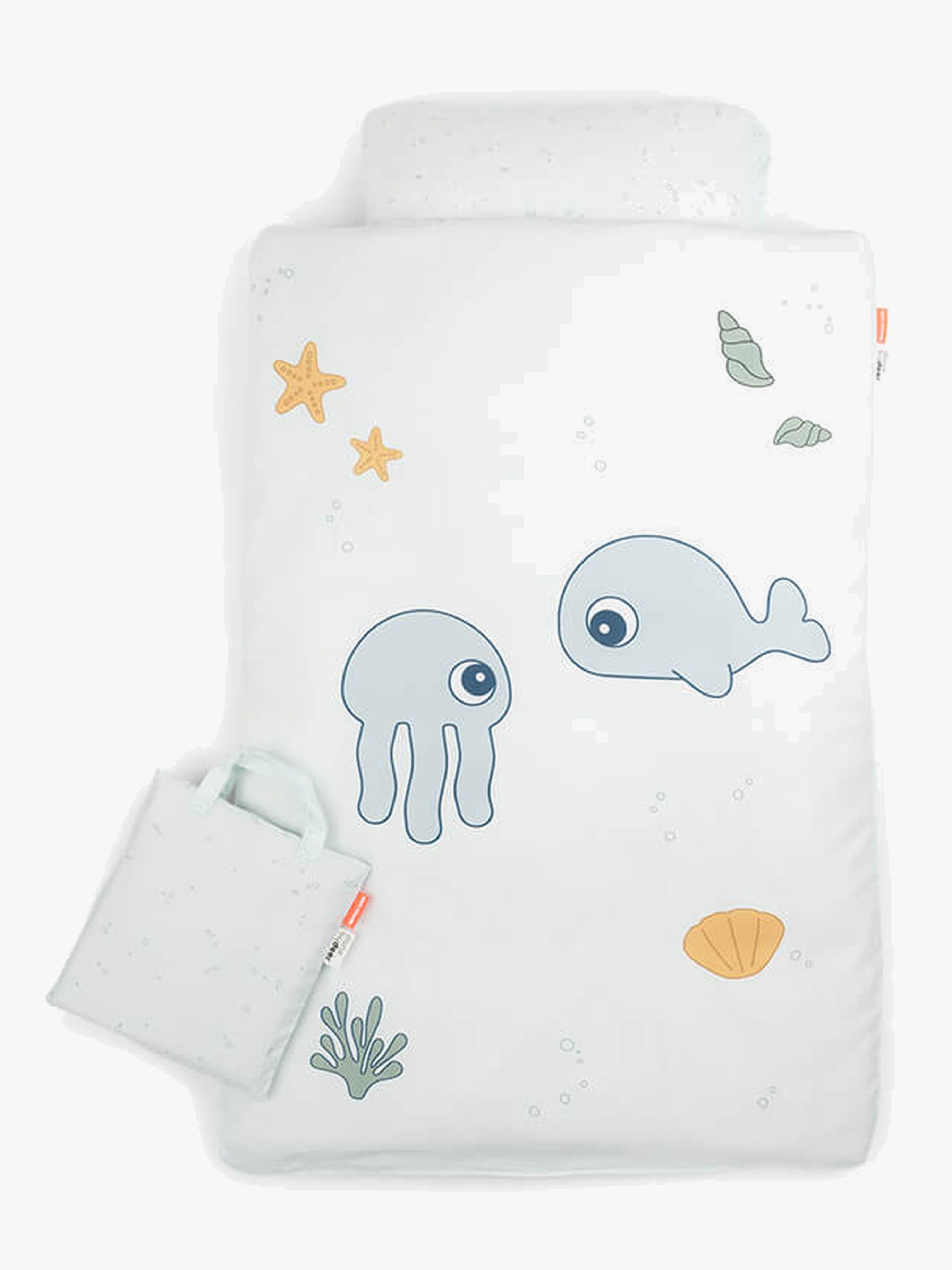 Done By Deer Jelly & Wally Pussilakanasetti 100x140, Sininen