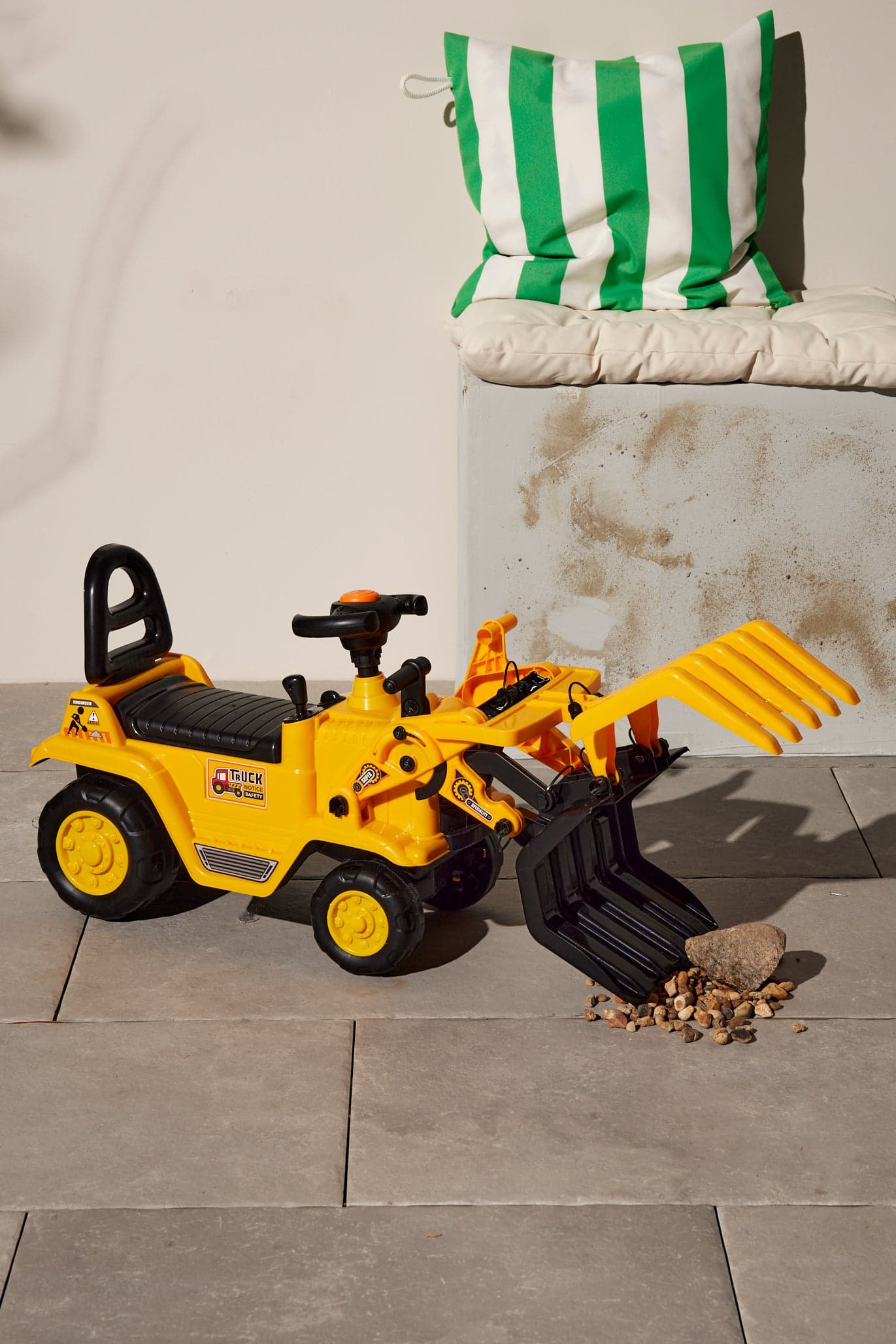 Alex"'s Garage Potkutraktori Kauhalla