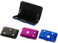 Metallilompakko timantein