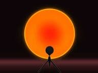 Tunnelmallinen Auringonlaskuprojektori